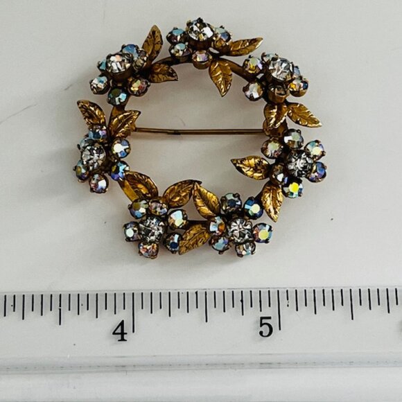 Vintage Floral Wreath Brooch Pin Rhinestone Flowers Gold Tone Leaves - Picture 5 of 5